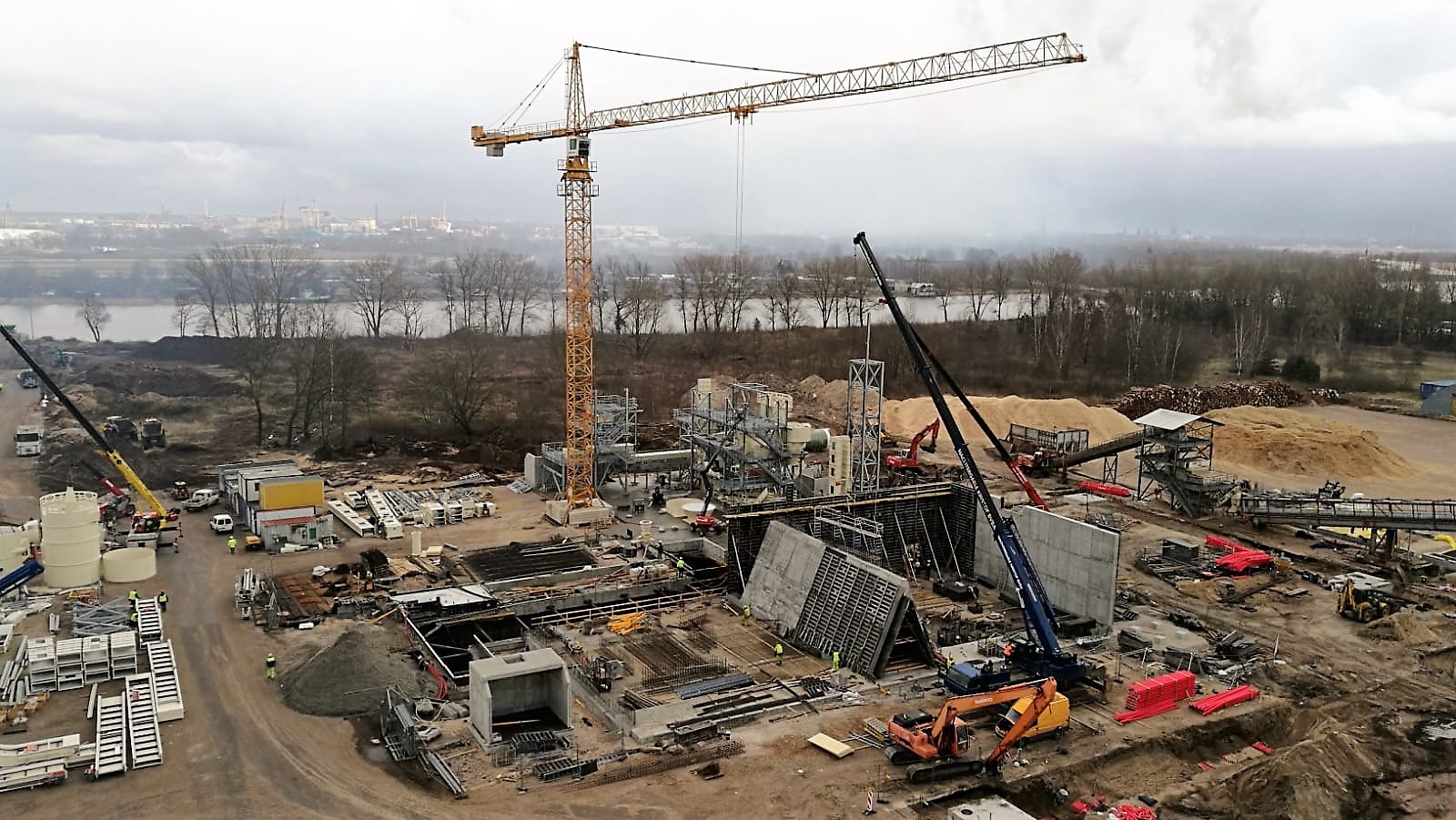 Kuljetinjärjestelmän asennus