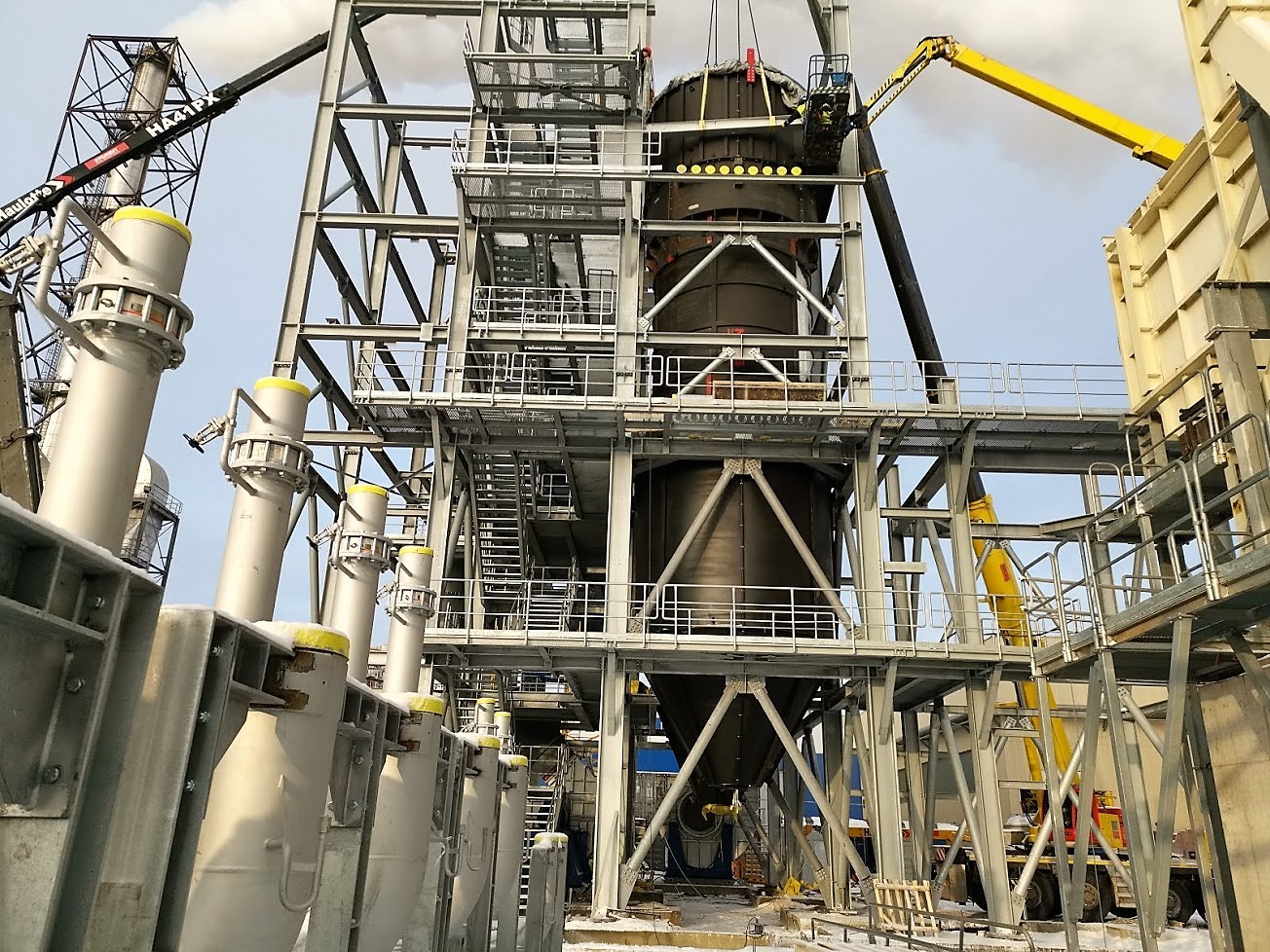 Teollisuuslaitteiden asennusprojekti